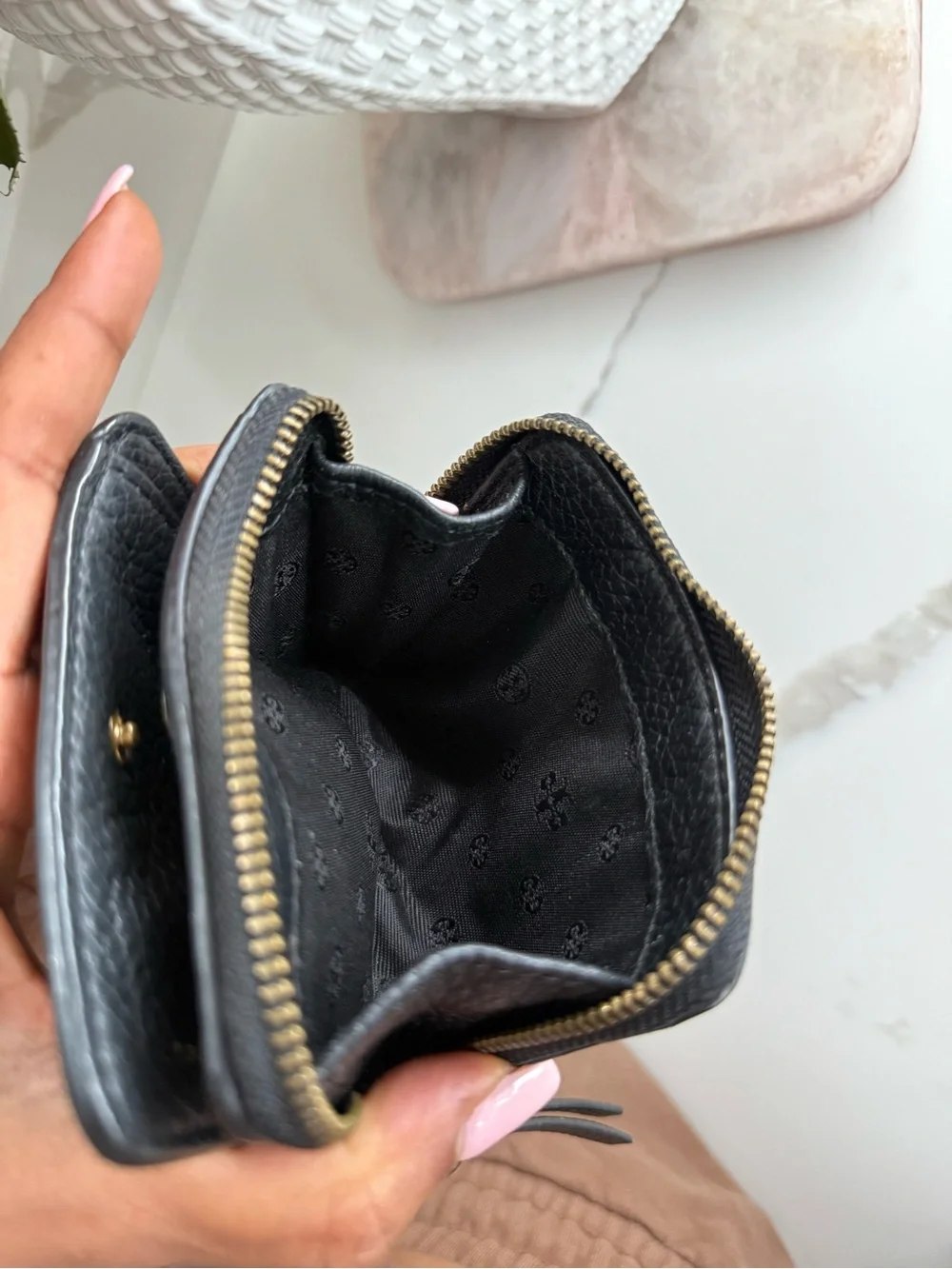 Tory Burch Black Folded Wallet with Zipper - Picture 3 of 5